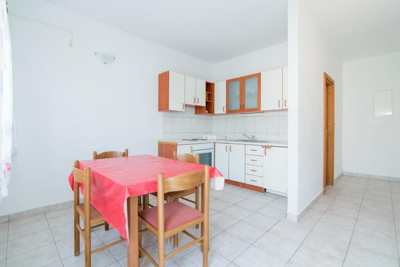 Apartments Neva Selca  الغرفة الصورة
